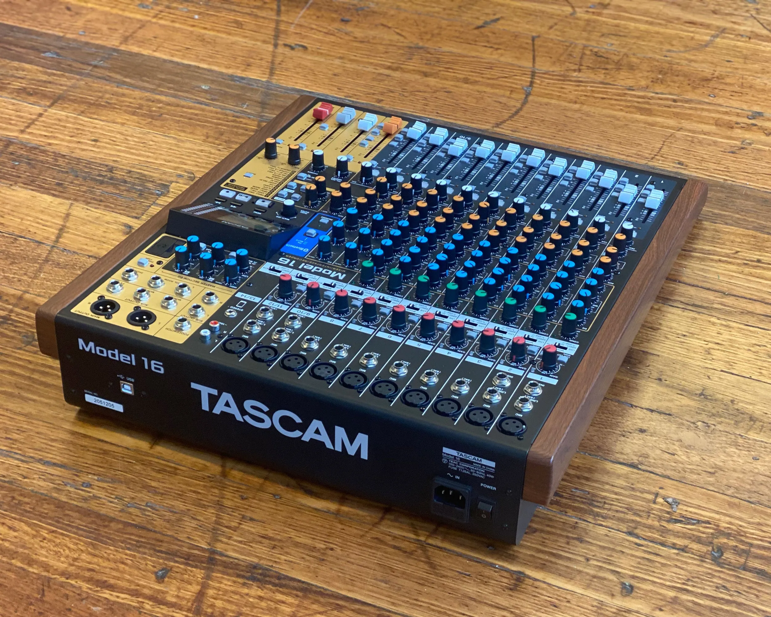 Tascam Model 16