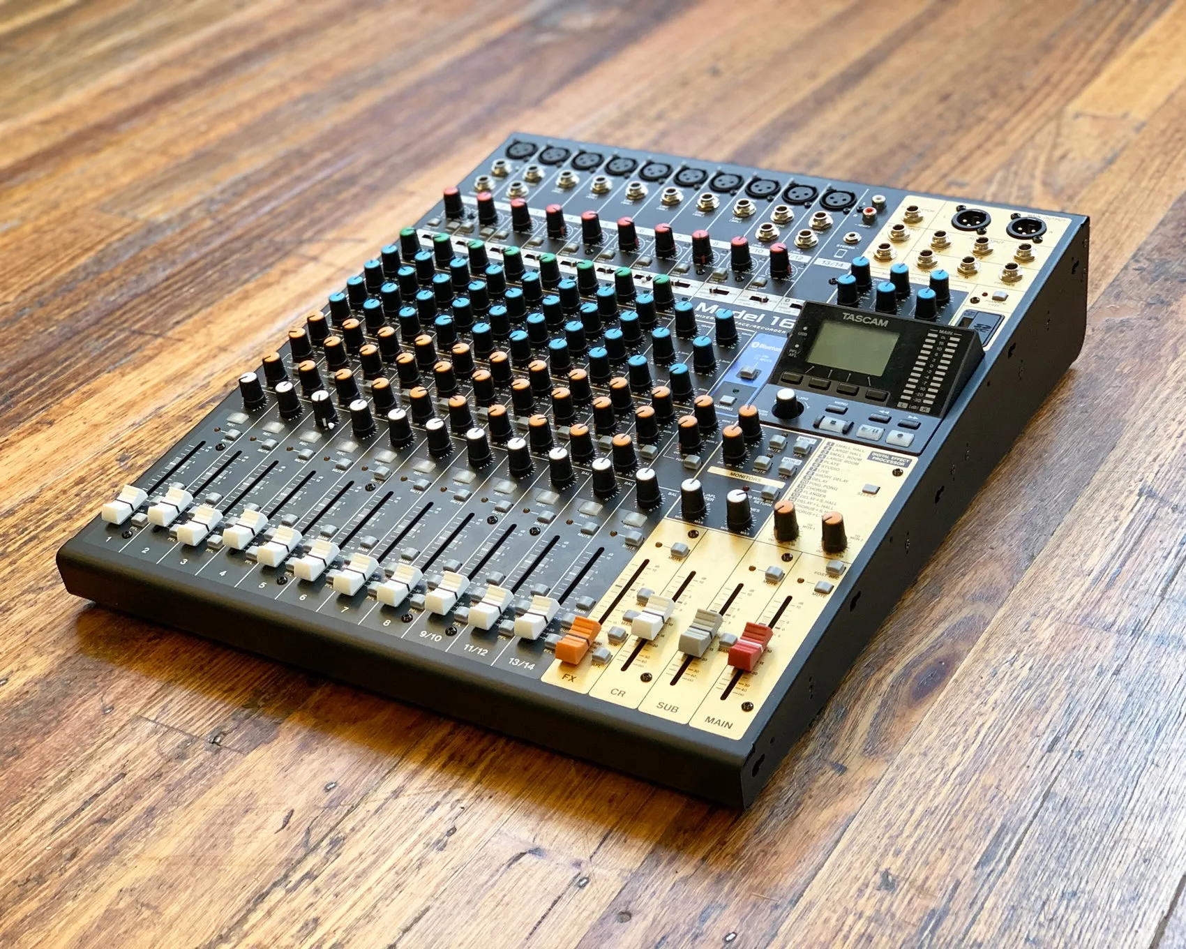 Tascam Model 16