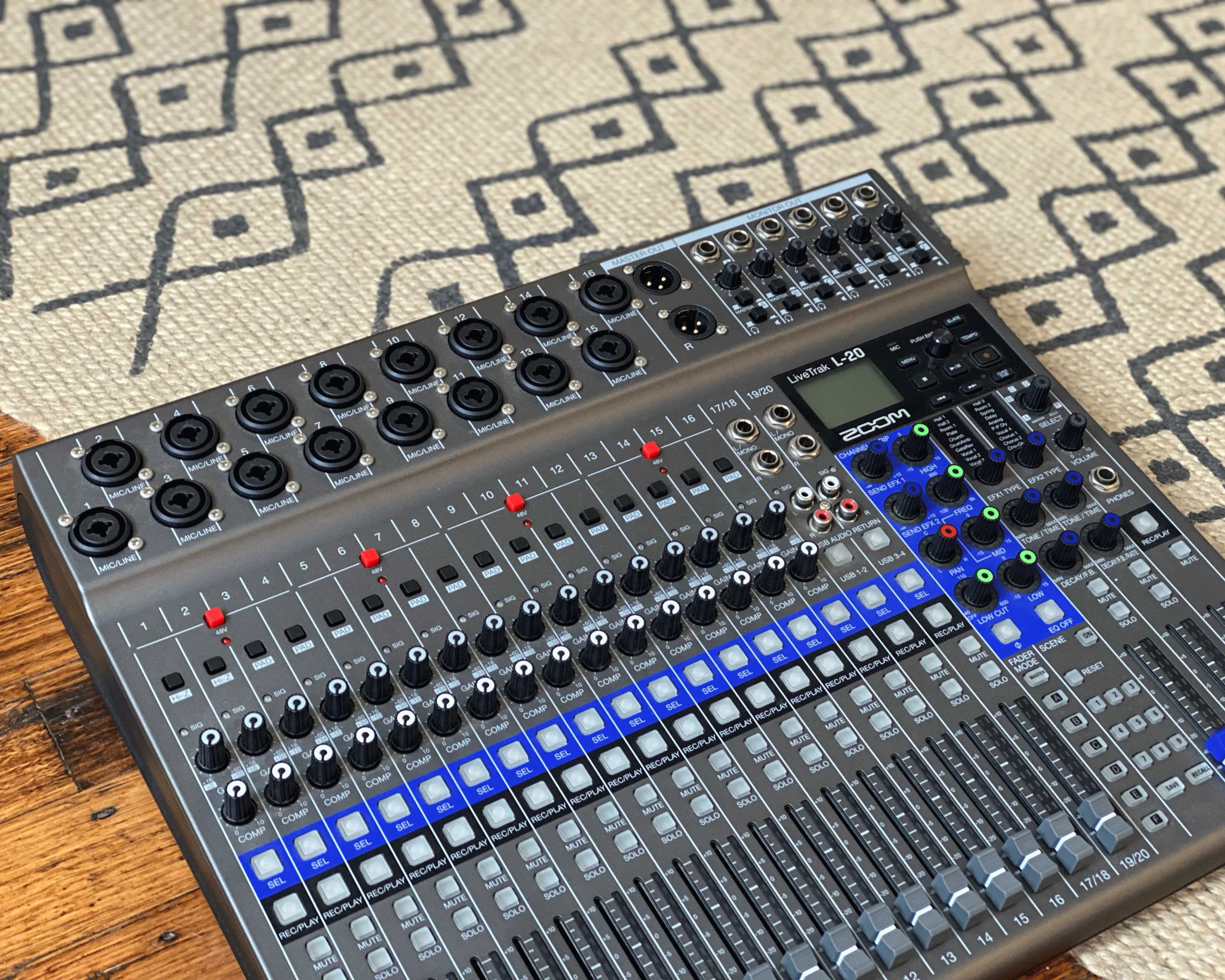 Zoom Livetrak L-20