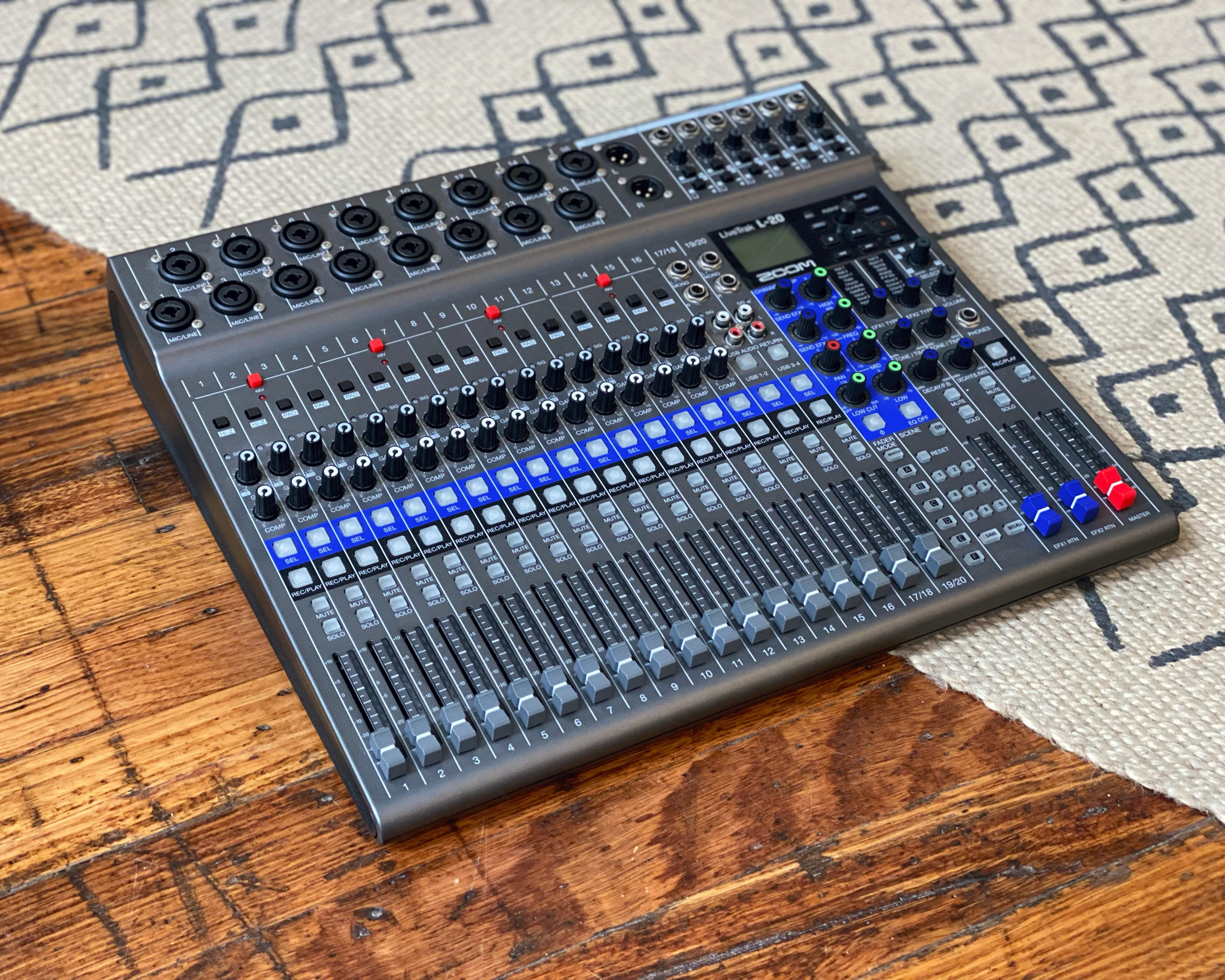 Zoom Livetrak L-20