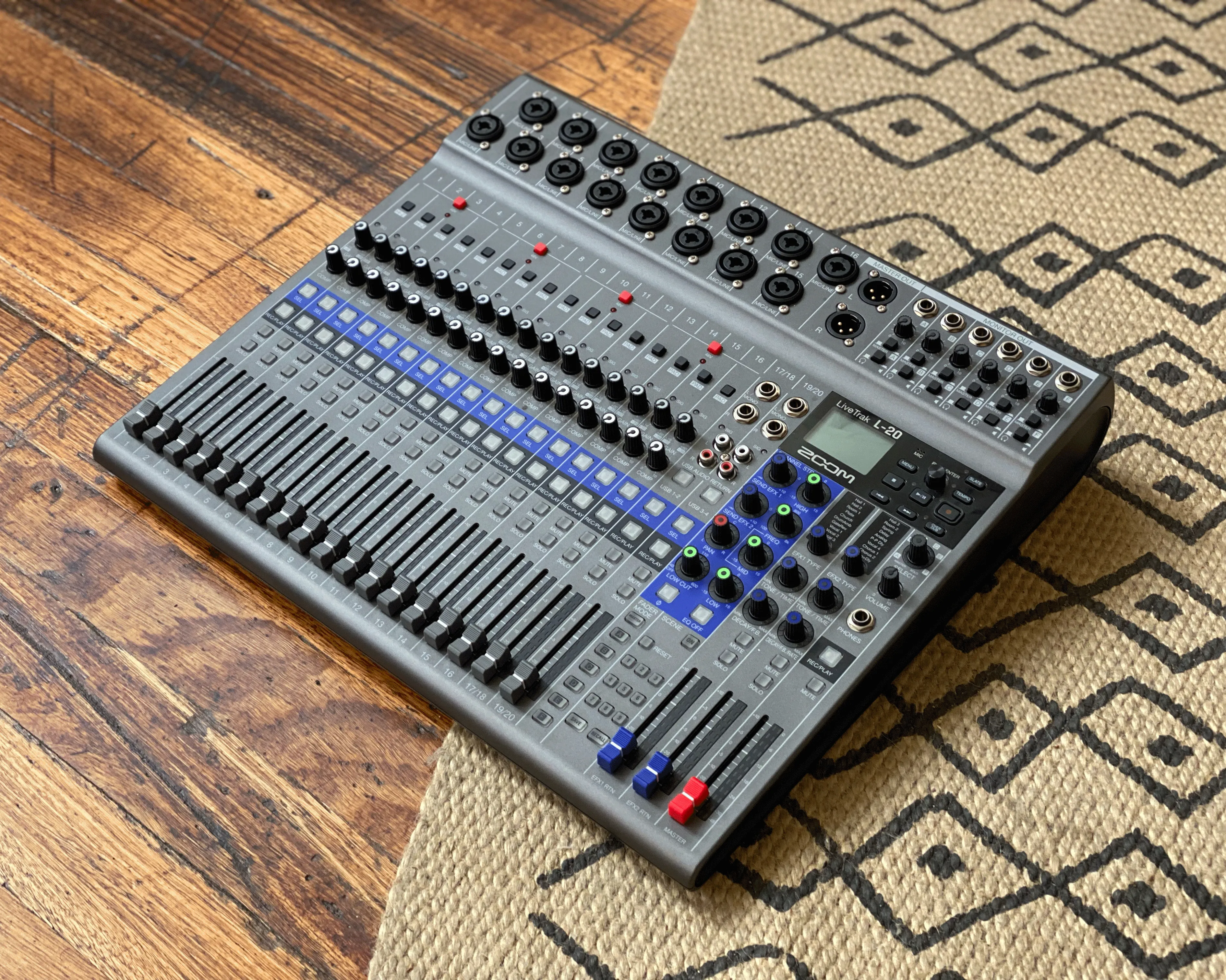 Zoom Livetrak L-20